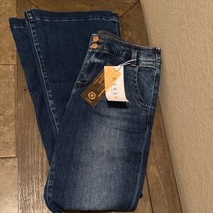 Women’s Risen Blue Jeans NWT
